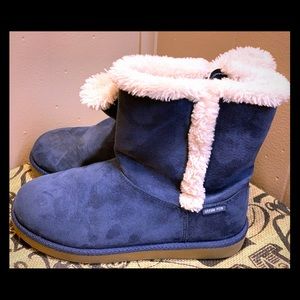 Stride Rite Girls fuzzy zip up boots, size 3 youth